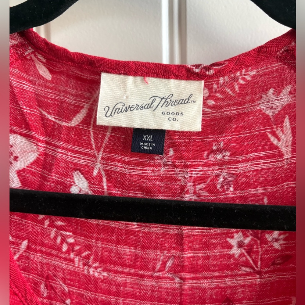 Universal Thread Red Floral Top - Picture 3 of 4